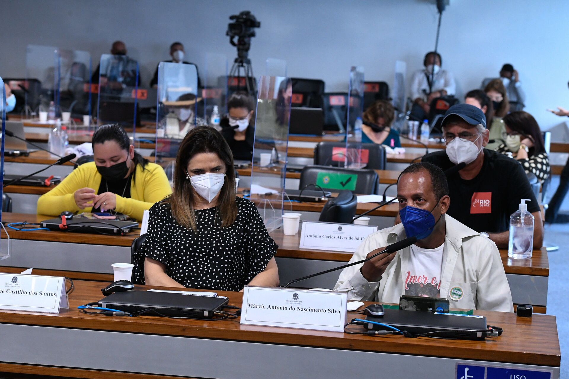 Depoentes durante a sessão da CPI da Covid no Senado. Em destaque à direita, o depoente Márcio Antônio do Nascimento da Silva, Brasília, 18 de outubro de 2021 - Sputnik Brasil, 1920, 09.11.2021