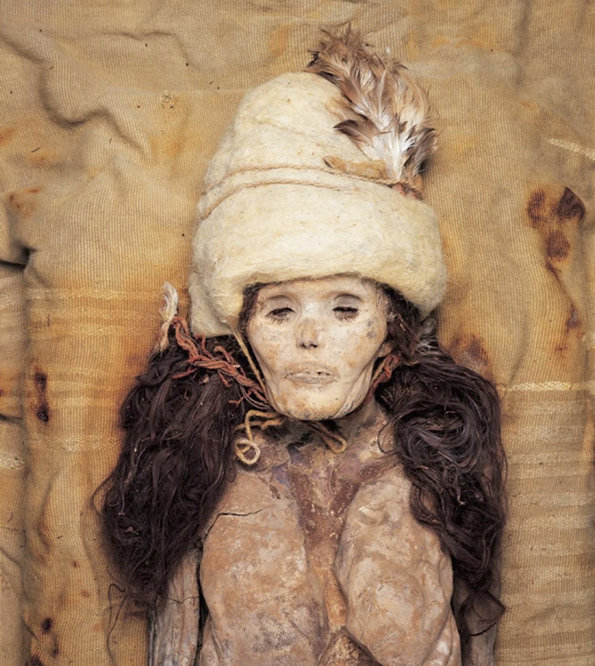 Restos humanos foram naturalmente mumificados pelos solos áridos, frios e salgados da bacia de Tarim - Sputnik Brasil, 1920, 09.11.2021