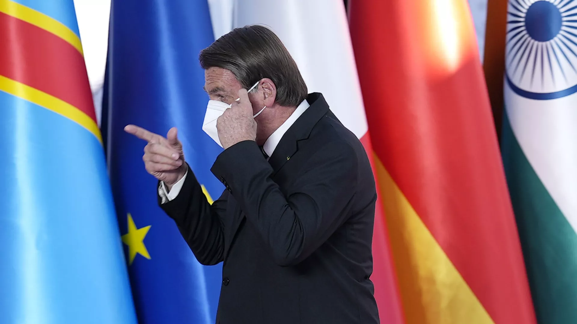 O presidente do Brasil, Jair Bolsonaro, chega ao centro de conferências La Nuvola para a cúpula do G20 em Roma, 30 de outubro de 2021 O presidente do Brasil, Jair Bolsonaro, chega ao centro de conferências La Nuvola para a cúpula do G20 em Roma, 30 de outubro de 2021 - Sputnik Brasil, 1920, 30.10.2021