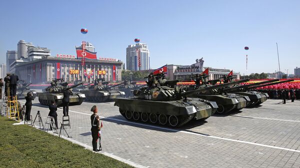 Tanques norte-coreanos em Pyongyang - Sputnik Brasil