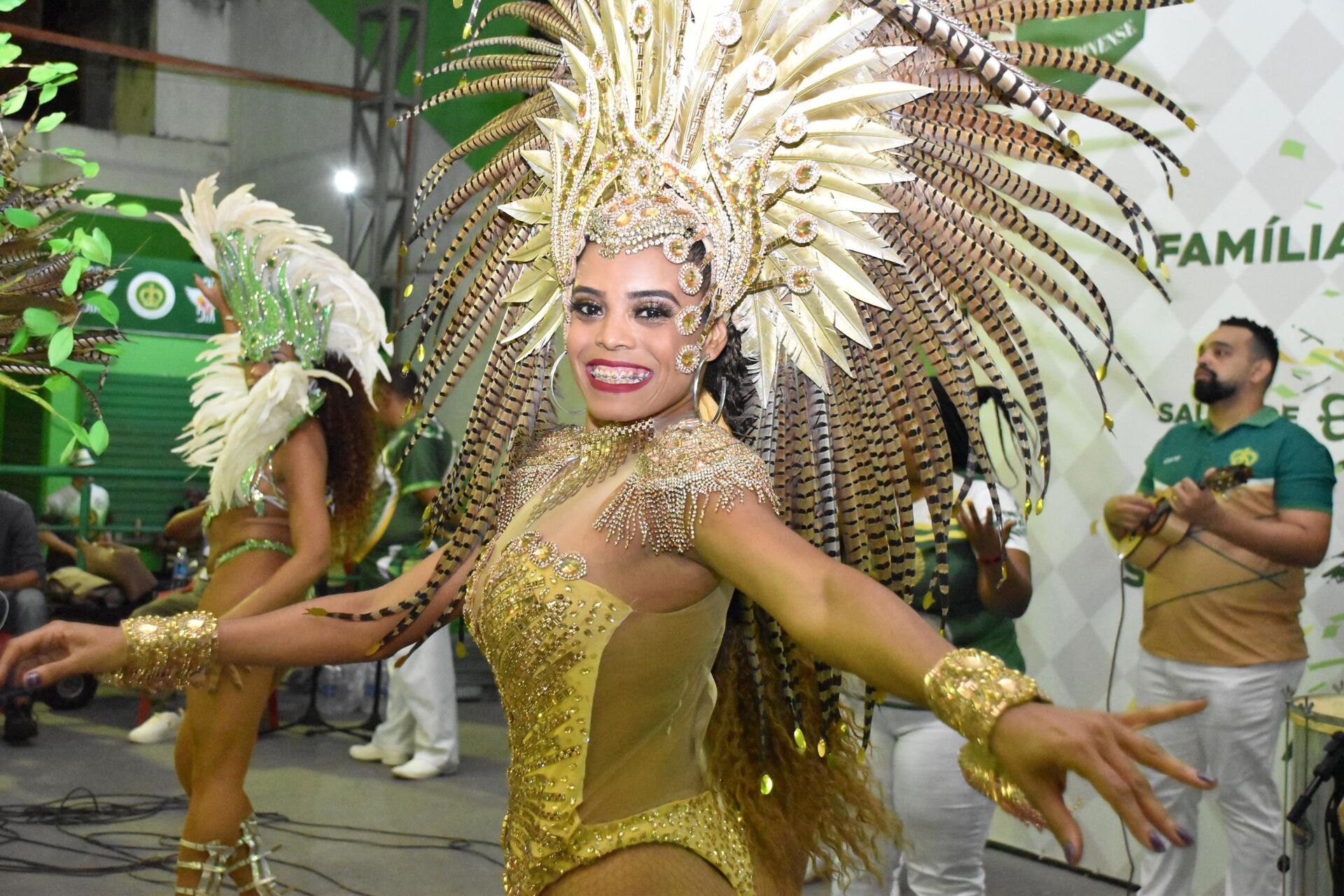 Primeiro ensaio técnico da Escola de Samba Imperatriz Leopoldinense, realizado na cidade do Rio de Janeiro, 5 de novembro de 2021 - Sputnik Brasil, 1920, 09.11.2021