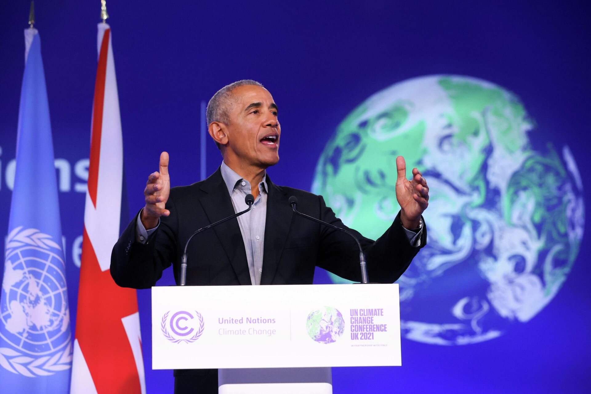 Ex-presidente dos EUA Barack Obama durante seu discurso na Cúpula do Clima (COP26) em Glasgow, Escócia, 8 de novembro de 2021 - Sputnik Brasil, 1920, 09.11.2021