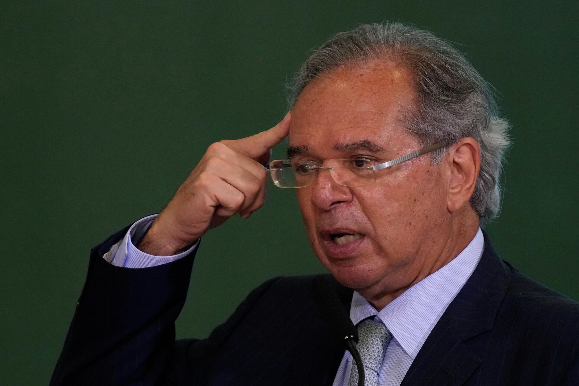 Ministro da Economia do Brasil, Paulo Guedes, no Palácio do Planalto, 25 de outubro de 2021 - Sputnik Brasil, 1920, 08.12.2021