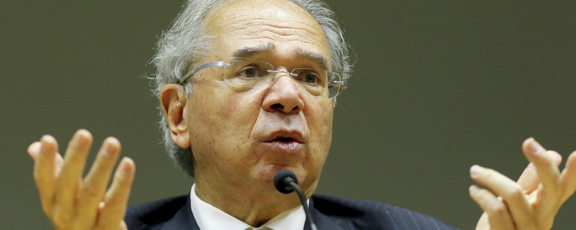 O ministro da economia, Paulo Guedes,fala à imprensa no auditório do ministério da economia em Brasília, 22 de outubro de 2021 - Sputnik Brasil, 1920, 14.11.2021