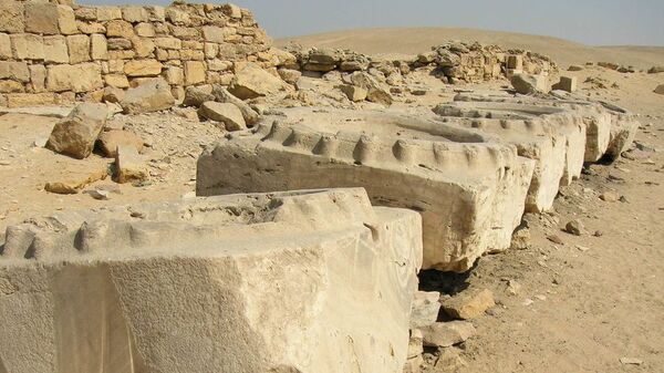 Ruínas de templo solar perdido são encontradas em escavação no Egito - Sputnik Brasil