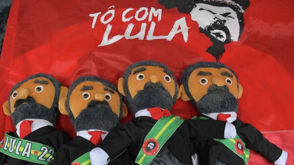 Bonecos do ex-presidente Lula da Silva durante manifestação contra racismo no Dia da Consciência Negra em São Paulo, 20 de novembro de 2021 - Sputnik Brasil