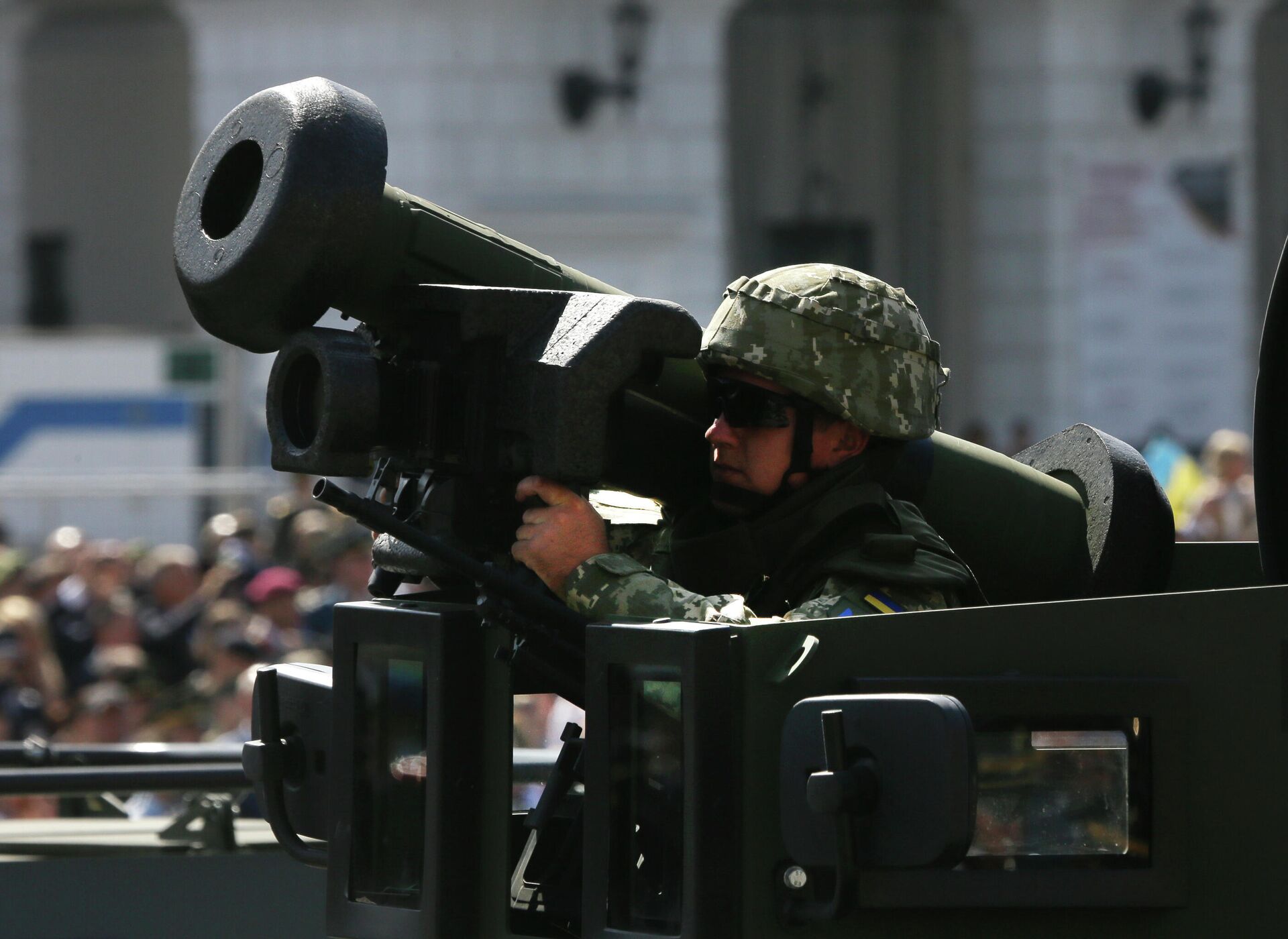 Soldado ucraniano armado com Javelin dos EUA na rua Kreschatik, durante um desfile militar para celebrar o Dia da Independência, em Kiev, Ucrânia, 24 de agosto de 2018. - Sputnik Brasil, 1920, 13.04.2022