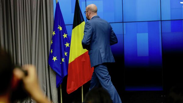Em Bruxelas, o então primeiro-ministro da Bélgica, Charles Michel, deixa uma coletiva de imprensa durante encontro da União Europeia (UE), em 2 de julho de 2019 - Sputnik Brasil