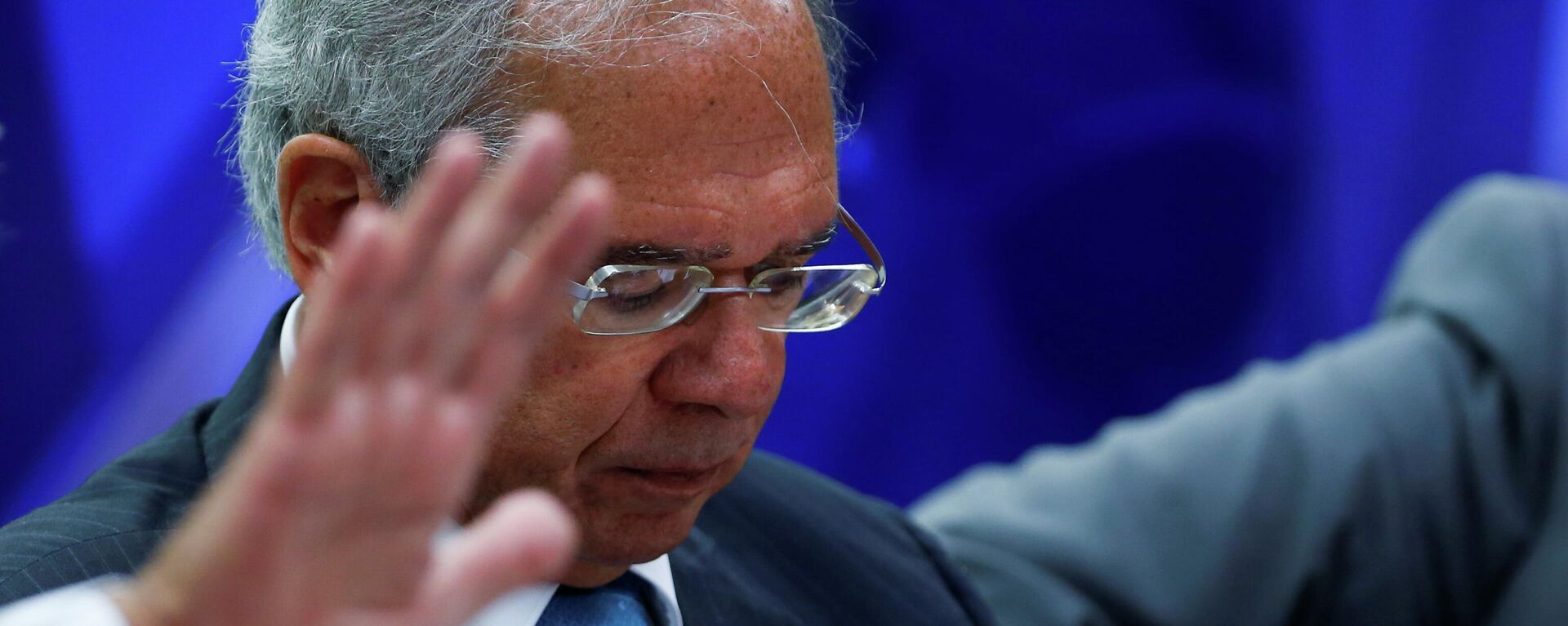 O ministro da Economia do Brasil, Paulo Guedes, na Câmara dos Deputados, em Brasília, no dia 23 de novembro de 2021 - Sputnik Brasil, 1920, 17.12.2021