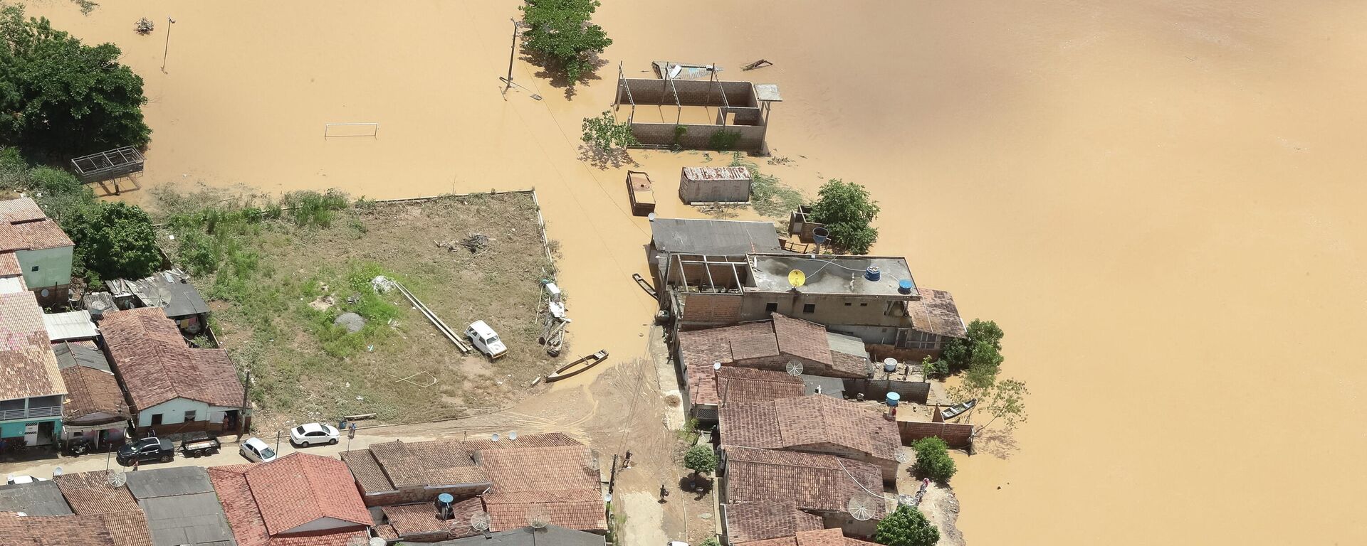 Vista geral da área inundada perto de Porto Seguro, Bahia, 12 de dezembro de 2021  - Sputnik Brasil, 1920, 29.12.2021