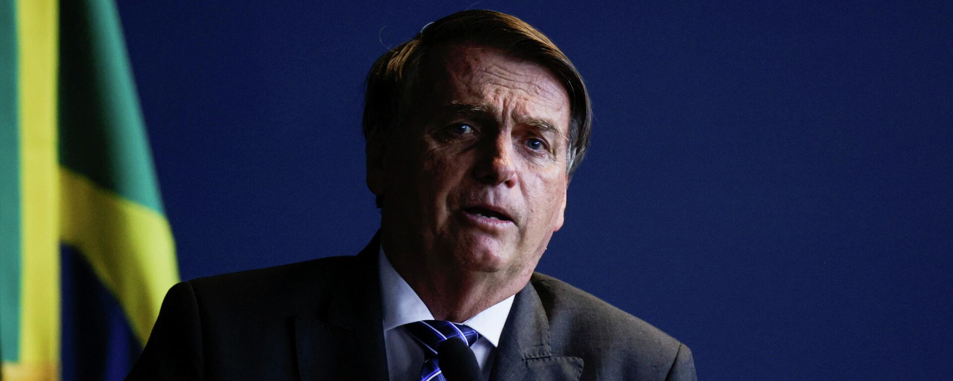 O presidente do Brasil, Jair Bolsonaro, fala durante cerimônia em Brasília, no dia 25 de novembro de 2021 - Sputnik Brasil, 1920, 27.12.2021