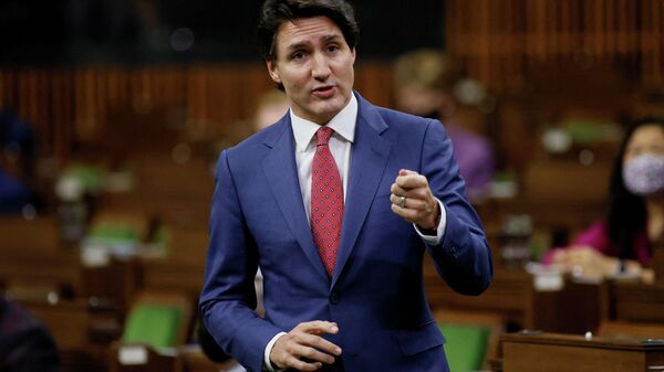 O primeiro-ministro do Canadá, Justin Trudeau, fala durante o sessão de perguntas na Câmara dos Comuns em Parliament Hill, Ottawa, Ontário, Canadá, 15 de dezembro de 2021 - Sputnik Brasil