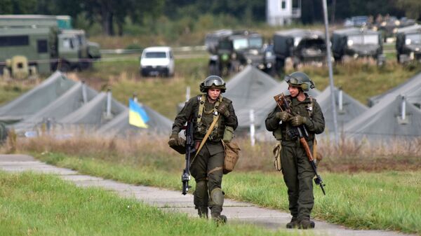 Военнослужащие Украины во время совместных военных учений Украины и стран НАТО Rapid Trident-2020 - Sputnik Brasil