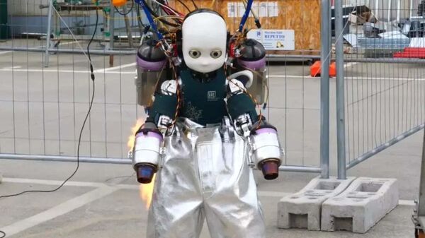 Испытания человекоподобного робота iRonCub, способного летать на реактивных двигателях  - Sputnik Brasil