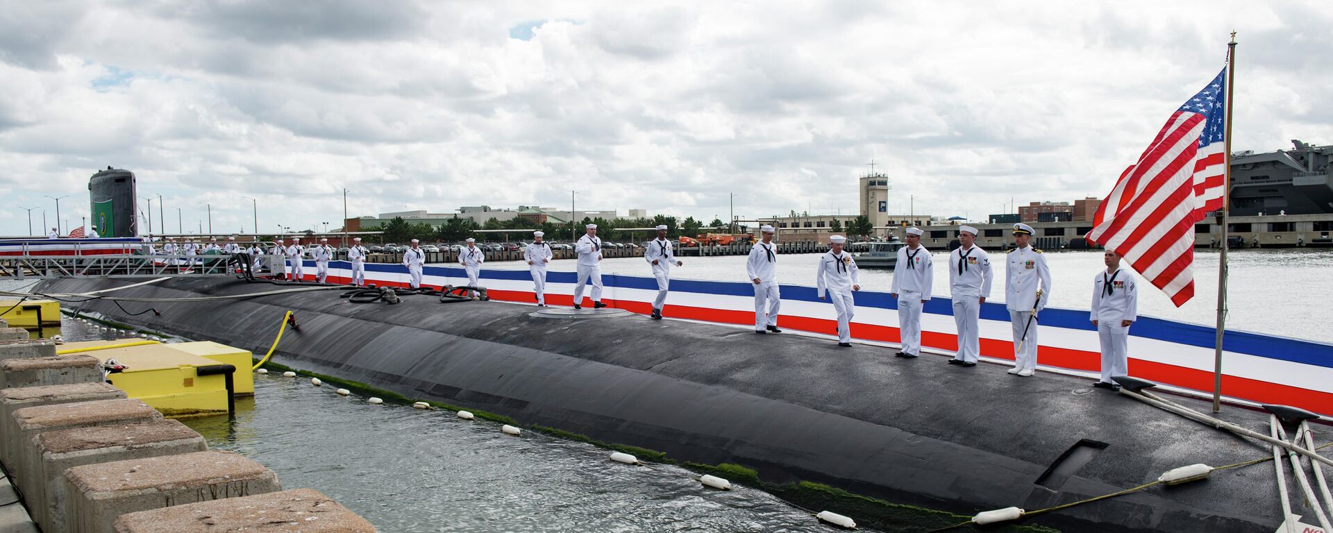 Cerimônia de comissionamento do submarino USS Washington (SSN-787) na Estação Naval Norfolk, Washington, EUA, 7 de outubro de 2017 - Sputnik Brasil, 1920, 12.01.2022