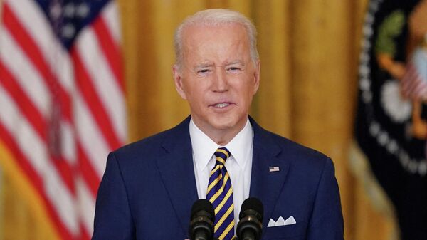 O presidente dos EUA, Joe Biden, realiza uma entrevista coletiva formal na Sala Leste da Casa Branca, em Washington, D.C., EUA, 19 de janeiro de 2022 - Sputnik Brasil