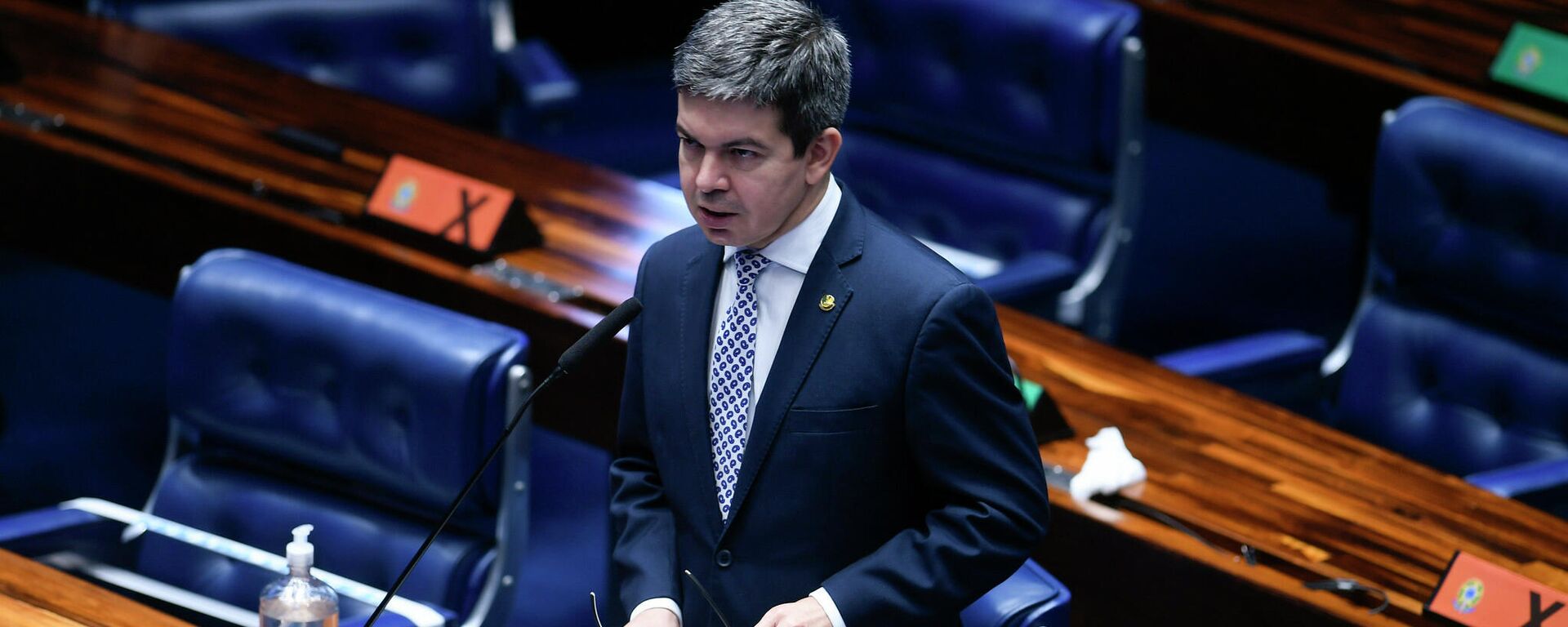 Randolfe Rodrigues no plenário do Senado Federal, 16 de dezembro de 2021 - Sputnik Brasil, 1920, 25.01.2022