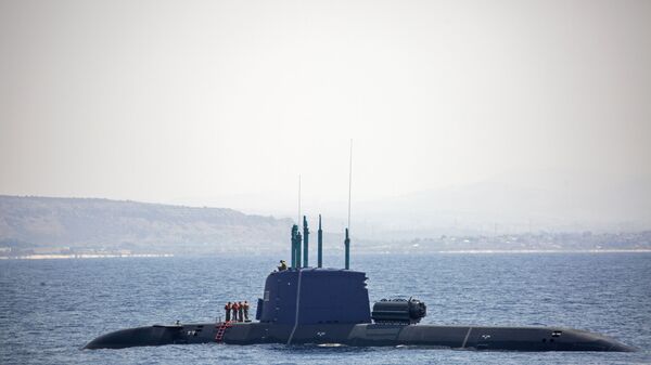 Submarino da Marinha de Israel perto do campo de gás Leviatã no mar Mediterrâneo, 1º de setembro de 2021 - Sputnik Brasil