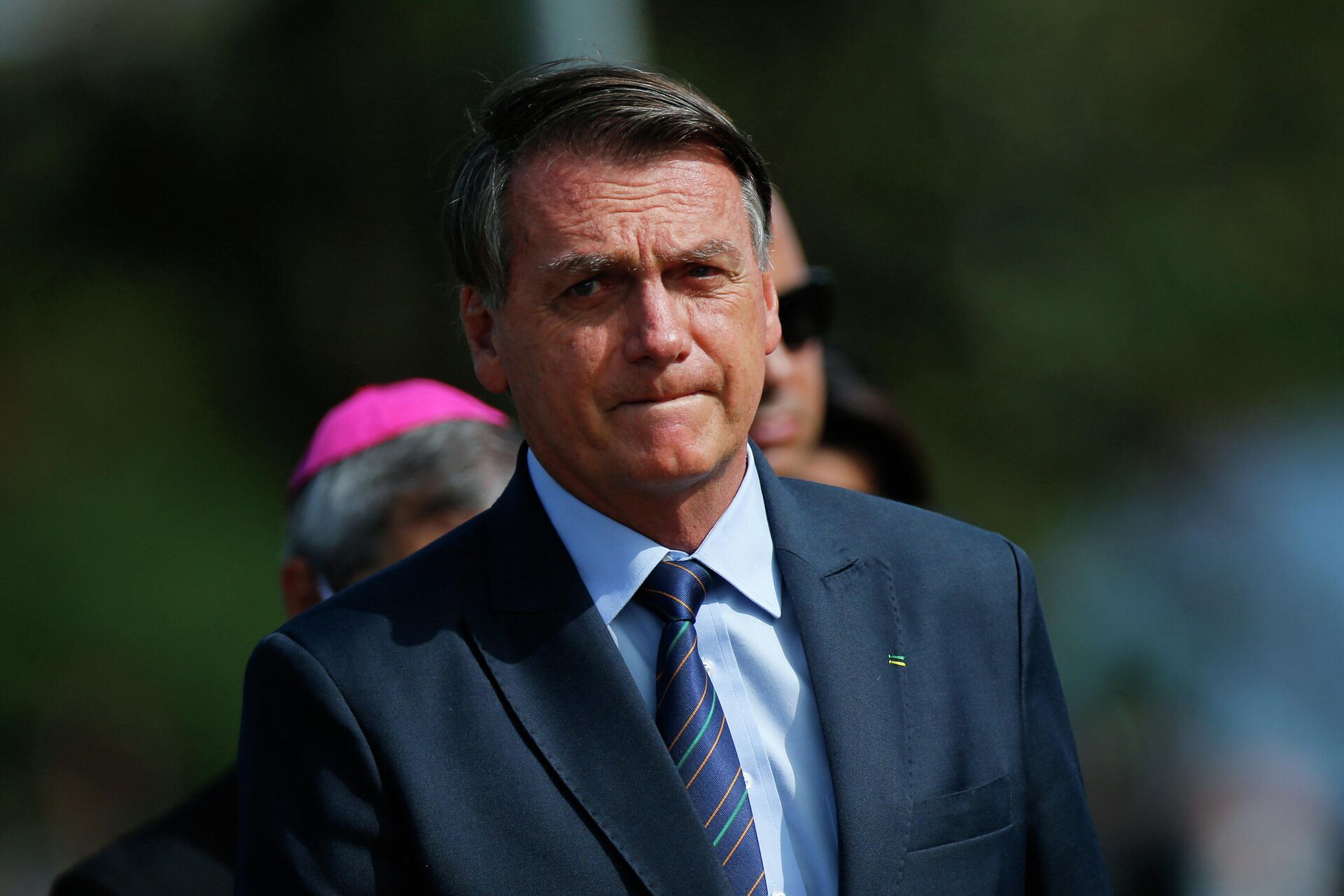 Presidente Jair Bolsonaro antes da missa no 7º dia em homenagem à sua mãe em Brasília, 27 de janeiro de 2022 - Sputnik Brasil, 1920, 28.01.2022