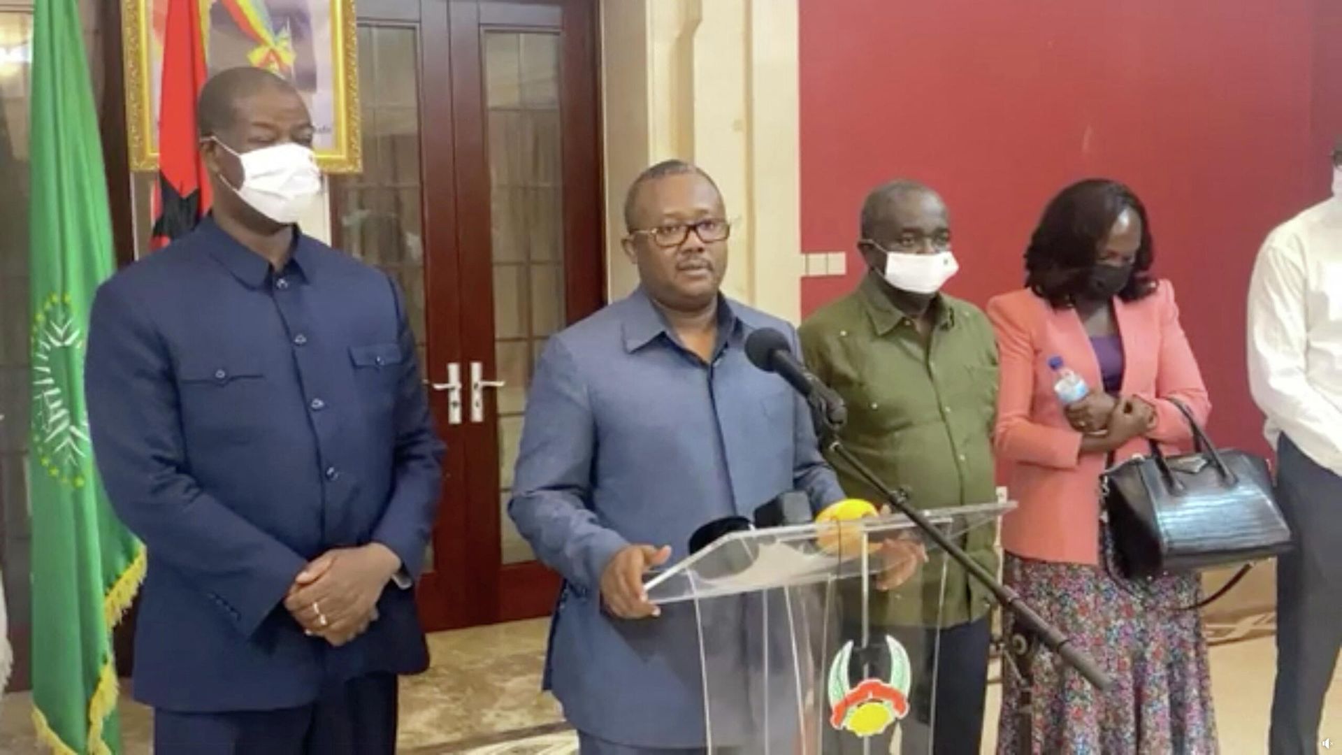 Presidente da Guiné-Bissau, Umaro Sissoco Embaló, fala com jornalistas, 1º de fevereiro de 2022 - Sputnik Brasil, 1920, 02.02.2022