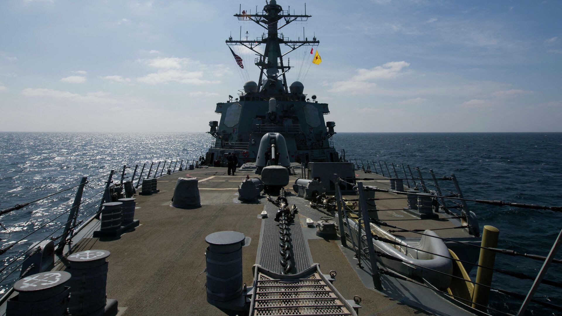 O destróier de mísseis guiados da classe Arleigh Burke USS Cole da Marinha dos EUA, 3 de fevereiro de 2017 - Sputnik Brasil, 1920, 02.02.2022