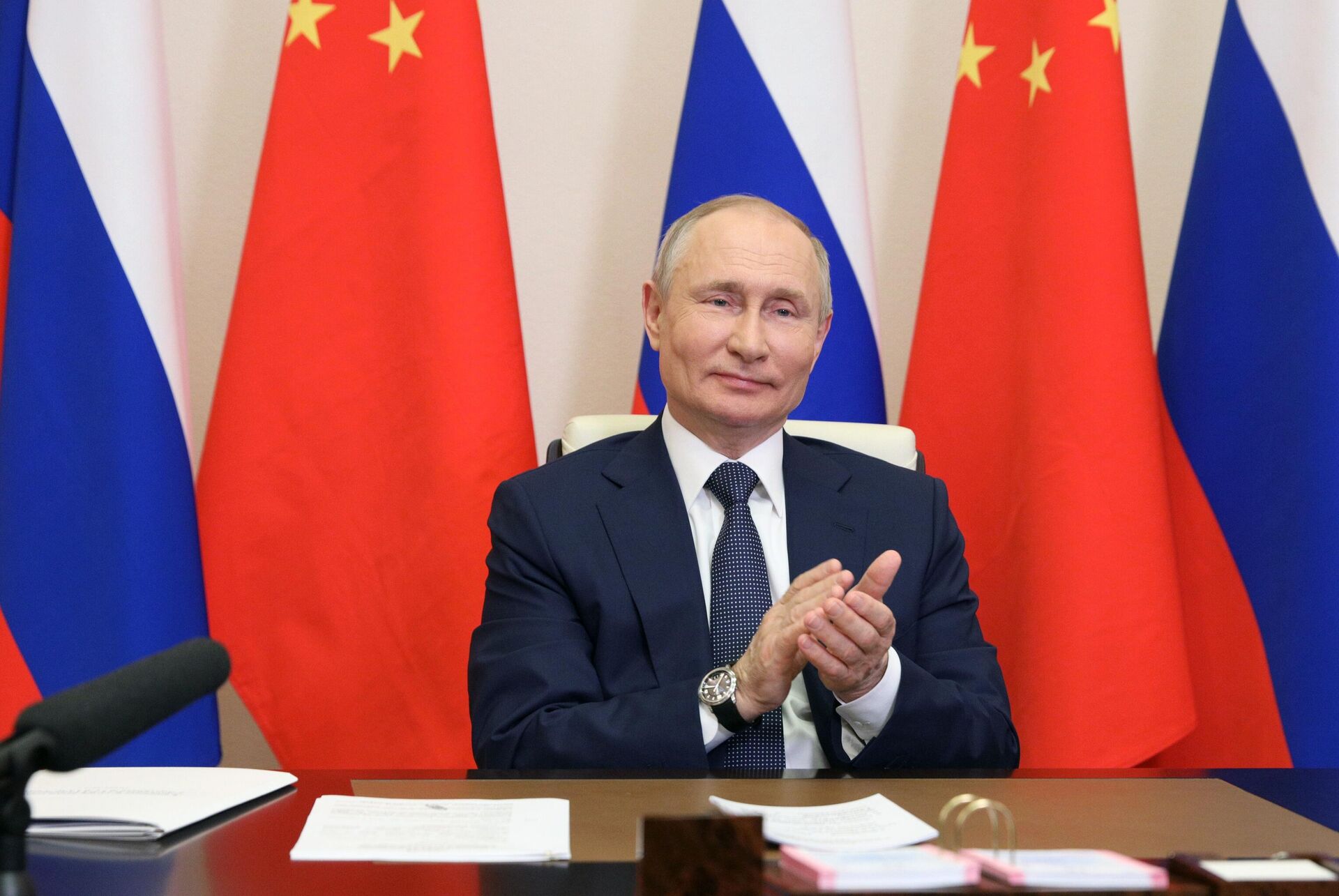 Presidente russo, Vladimir Putin, durante videoconferência sobre cooperação Rússia-China no âmbito da energia nuclear, 19 de maio de 2021 - Sputnik Brasil, 1920, 03.02.2022