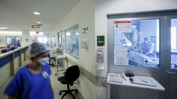 Foto mostra o Hospital das Clínicas, em Porto Alegre, no Brasil, em meio à pandemia de COVID-19, em 14 de janeiro de 2022 - Sputnik Brasil