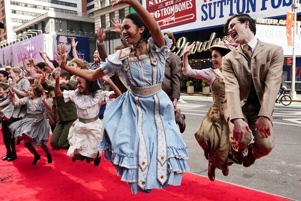 Participantes do show The Music Man, na Broadway, Nova York. - Sputnik Brasil