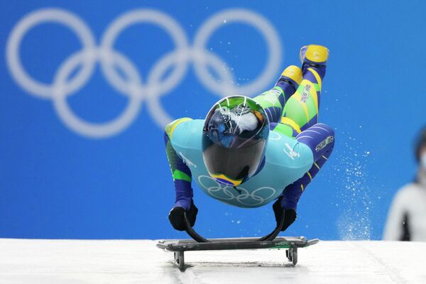 Esportista brasileira Nicole Rocha Silveira durante uma sessão de treinamento de skeleton feminino nos Jogos Olímpicos de Inverno de 2022 
 - Sputnik Brasil