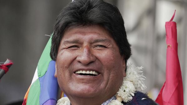 Ex-presidente boliviano Evo Morales sorri durante manifestação em apoio ao governo, em La Paz, 29 de novembro de 2021 - Sputnik Brasil
