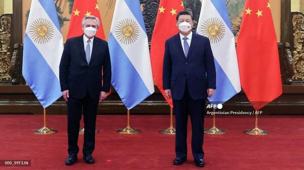 Alberto Fernández e Xi Jinping em Pequim, 6 de fevereiro de 2022 - Sputnik Brasil