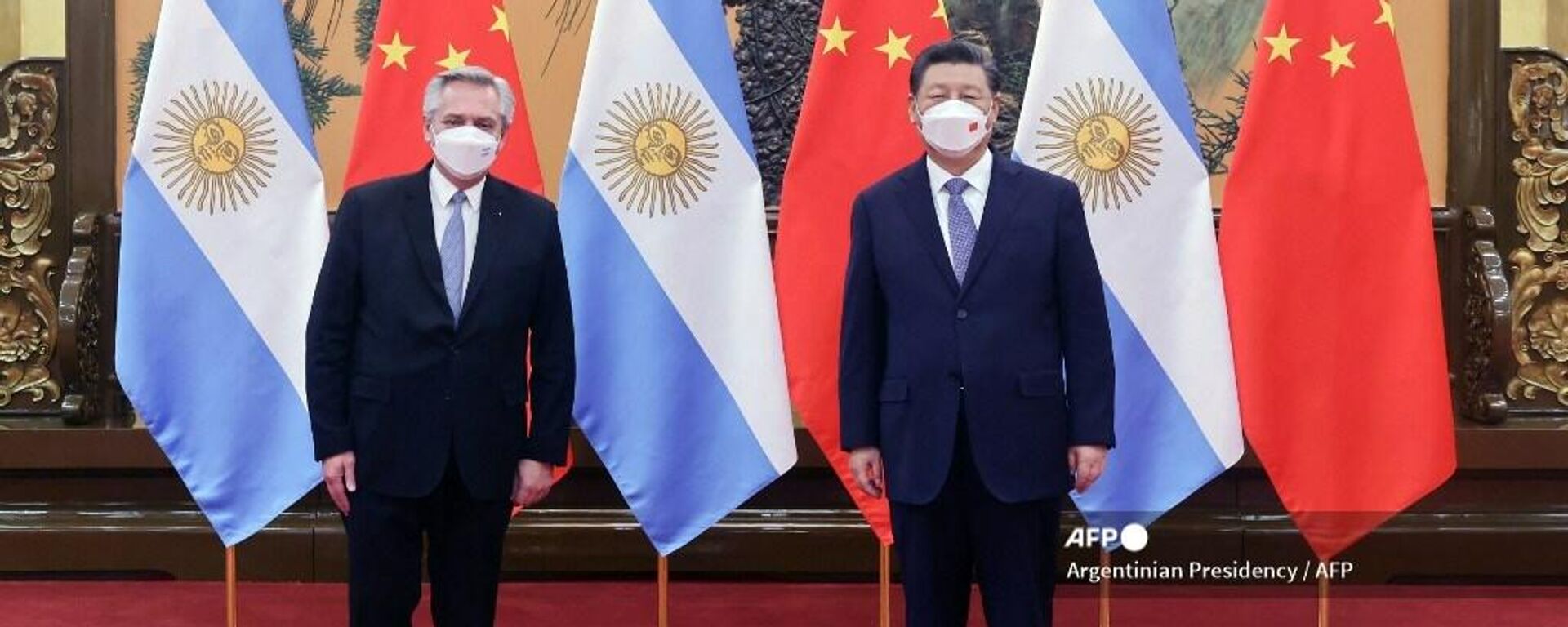Alberto Fernández e Xi Jinping em Pequim, 6 de fevereiro de 2022 - Sputnik Brasil, 1920, 15.02.2022
