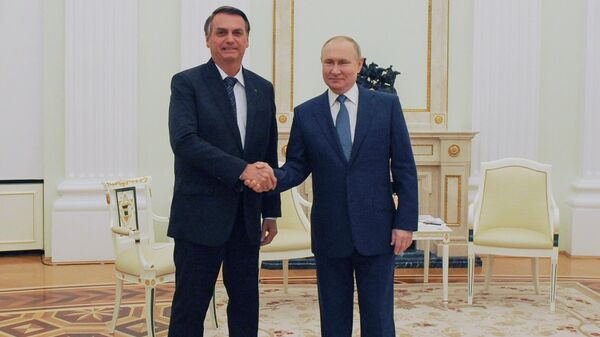 Jair Bolsonaro e Vladimir Putin durante encontro oficial no Kremlin, 16 de fevereiro de 2022. - Sputnik Brasil