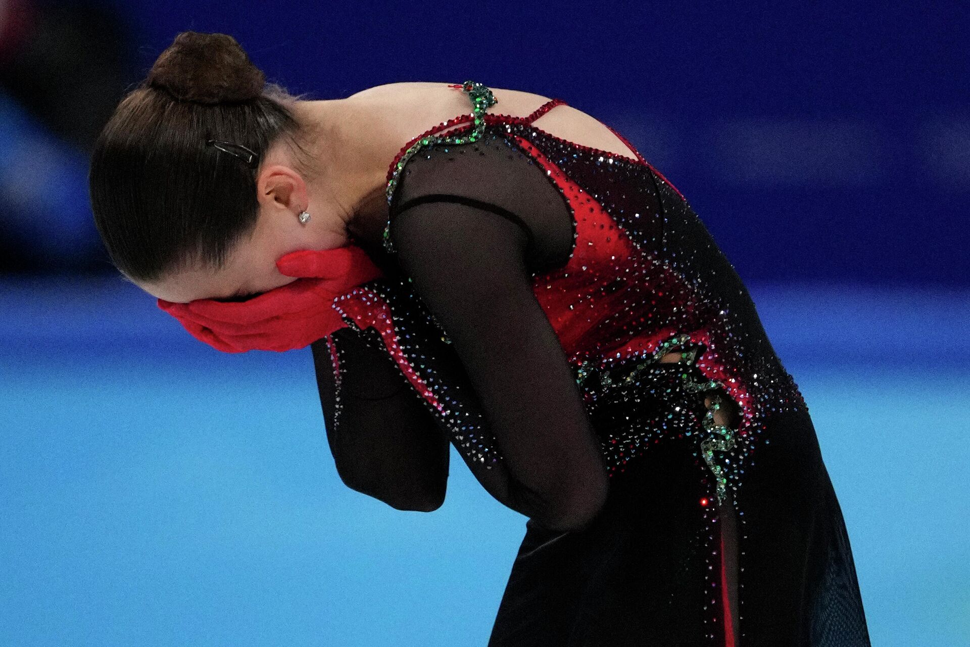 Patinadora russa Kamila Valieva após programa livre nos Jogos Olímpicos de Pequim, 17 de fevereiro de 2022 - Sputnik Brasil, 1920, 18.02.2022