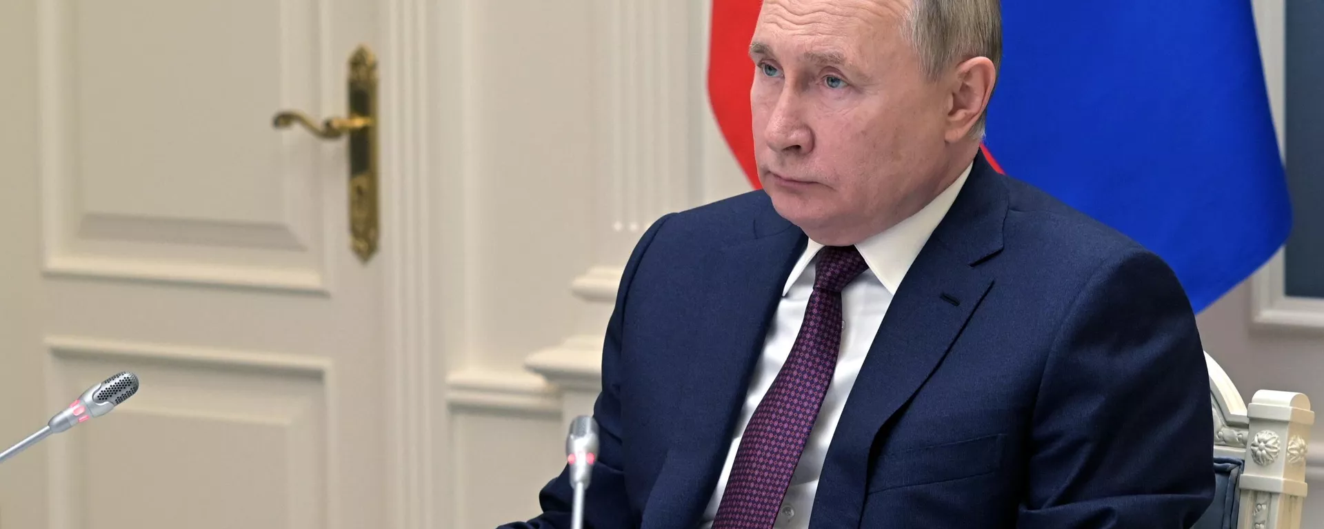 Vladimir Putin, presidente da Rússia, discute exercícios militares Grom-2022 em 19 de fevereiro de 2022 Vladimir Putin, presidente da Rússia, discute exercícios militares Grom-2022 em 19 de fevereiro de 2022 - Sputnik Brasil, 1920, 20.02.2022