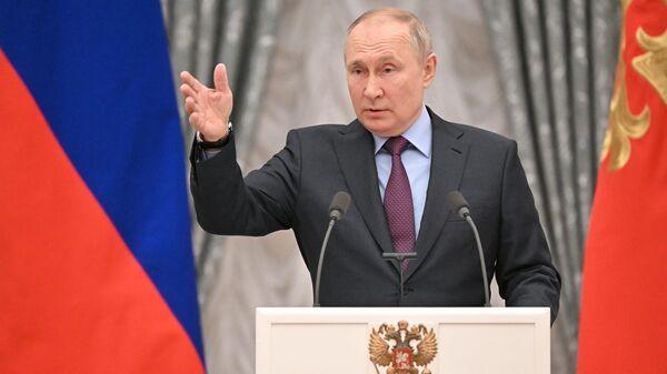 Presidente da Rússia, Vladimir Putin, durante a coletiva de imprensa, 22 de fevereiro de 2022. - Sputnik Brasil