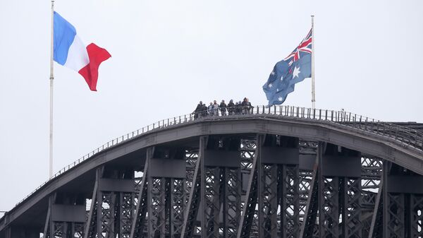 Bandeiras de França e Austrália em ponte em Sydney, 15 de julho de 2016 - Sputnik Brasil