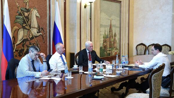 Delegação russa aguarda representantes da Ucrânia para negociações em Gomel, Belarus, 27 de fevereiro de 2022 - Sputnik Brasil