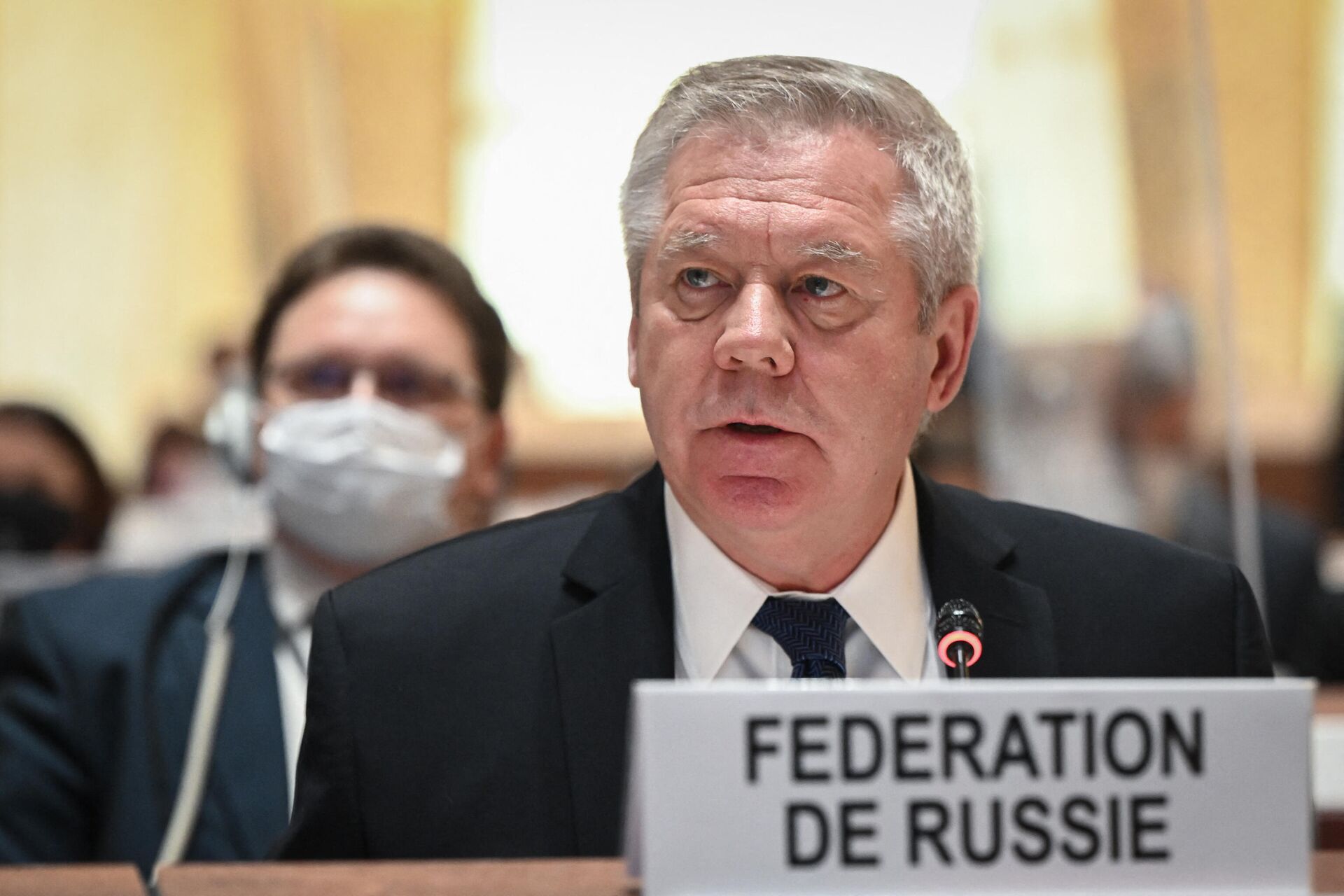 O embaixador russo, representante permanente da Federação da Rússia nas Nações Unidas, Gennady Gatilov, fala na abertura de uma sessão do Conselho de Direitos Humanos da ONU, em 28 de fevereiro de 2022, em Genebra - Sputnik Brasil, 1920, 31.03.2022