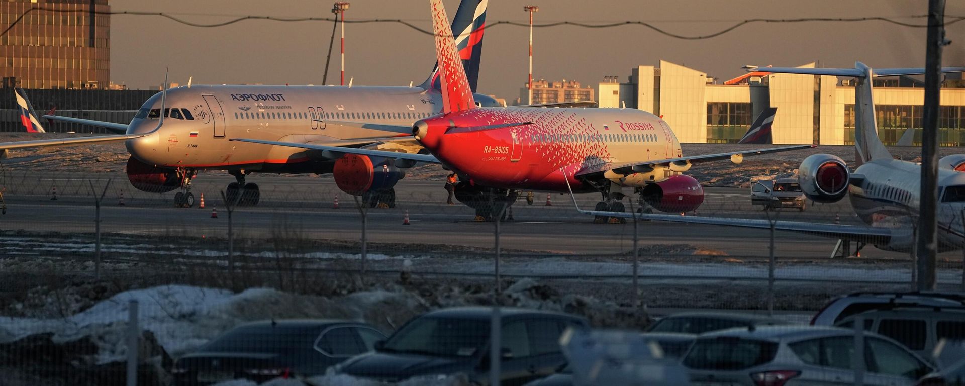 Aviões comerciais estacionados no aeroporto de Sheremetyevo, arredores de Moscou. Rússia, 1º de março de 2022 - Sputnik Brasil, 1920, 02.09.2026