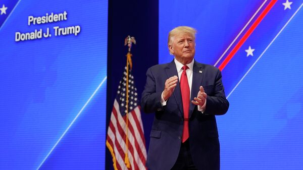 O ex-presidente Donald Trump durante a Conferência de Ação Política Conservadora (CPAC, na sigla em inglês), em 26 de fevereiro de 2022, em Orlando, na Flórida - Sputnik Brasil