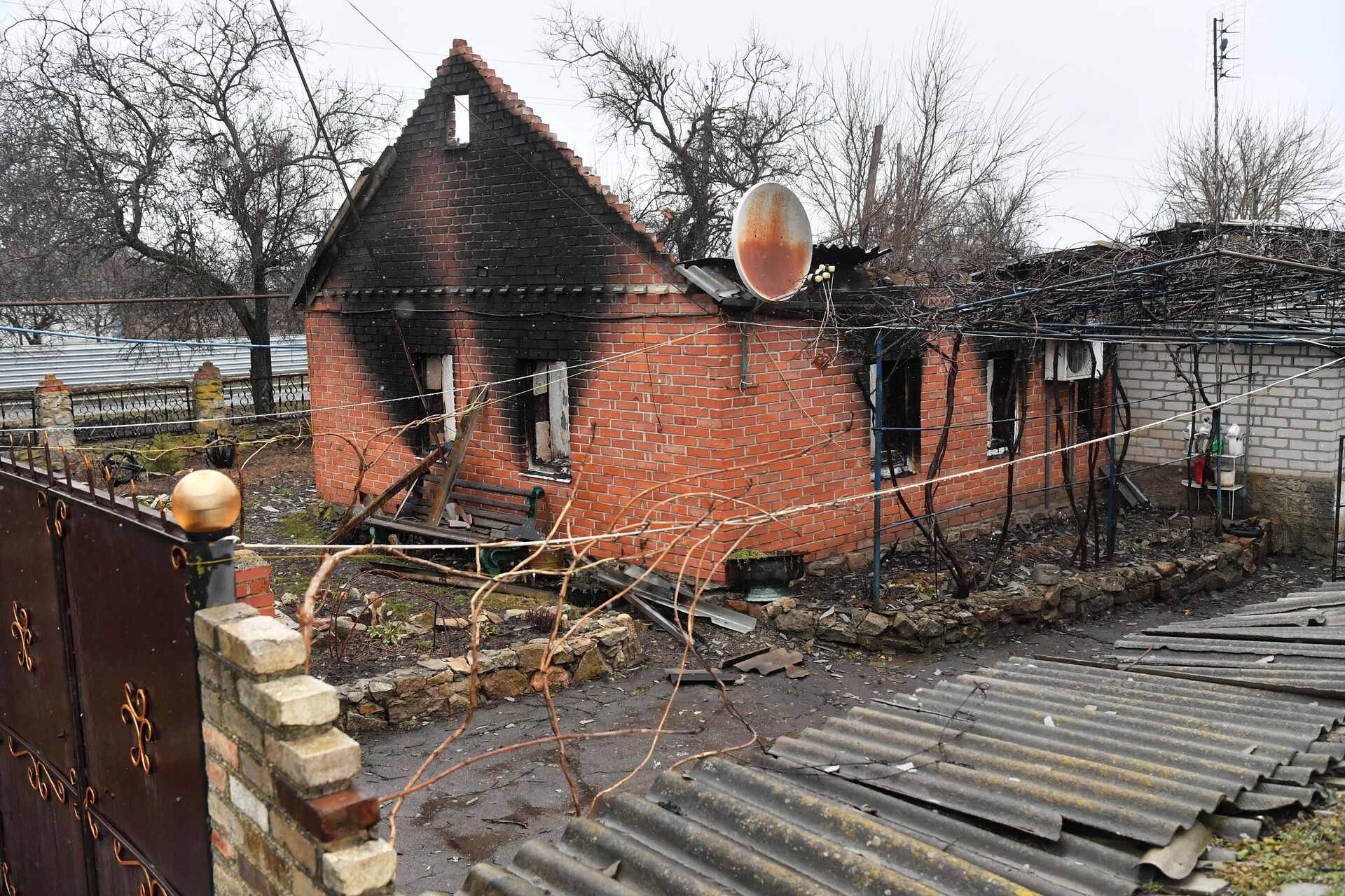 Casa residencial destruída em Nikolaevka, República Popular de Donetsk - Sputnik Brasil, 1920, 06.03.2022