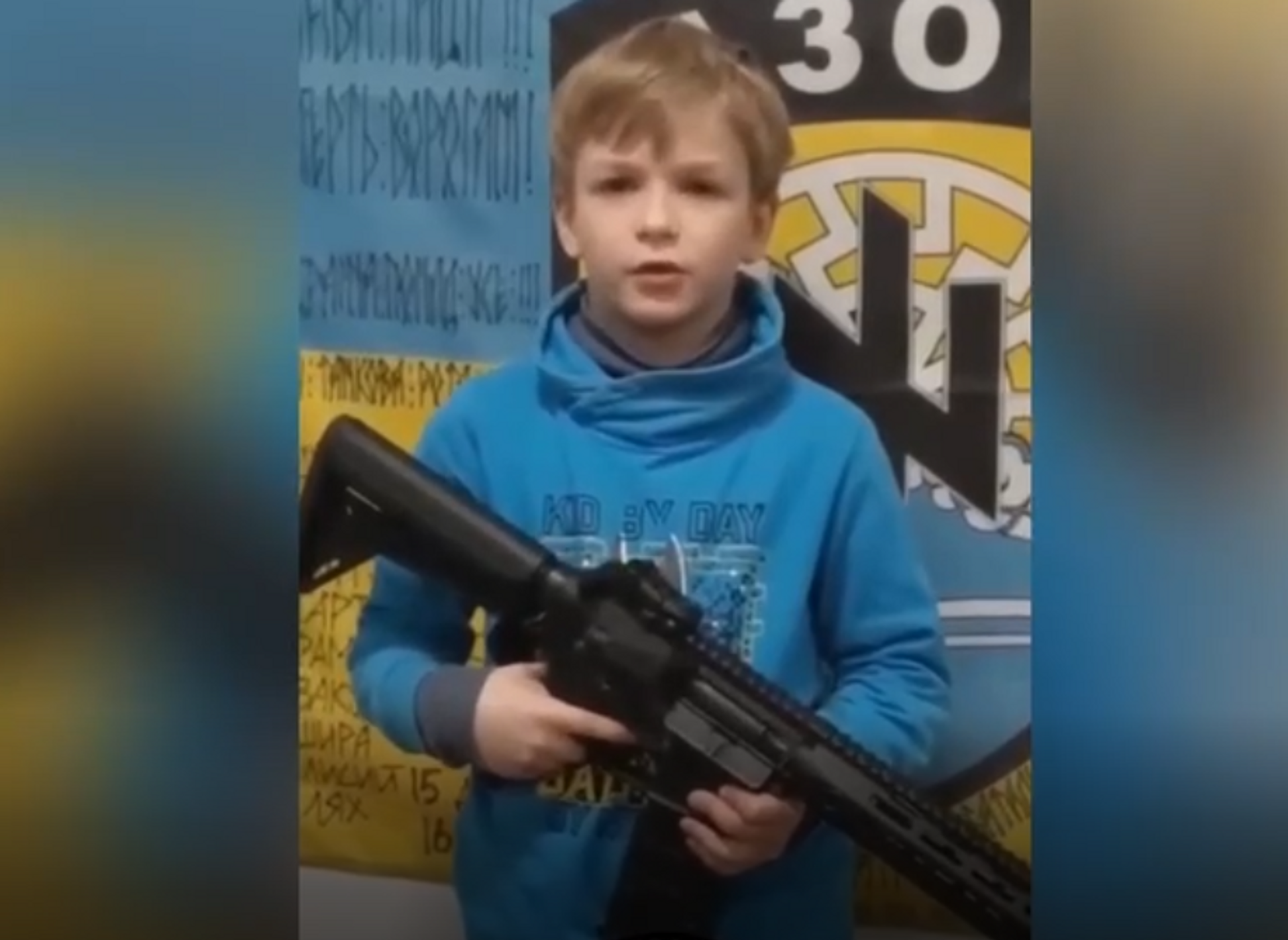 Captura de tela do vídeo de propaganda nacionalista onde criança chama os europeus para ajudarem a defender a Ucrânia - Sputnik Brasil, 1920, 07.03.2022