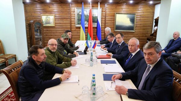 Autoridades ucranianas e russas participam das negociações na região de Brest, Bielorrússia 7 de março de 2022 - Sputnik Brasil
