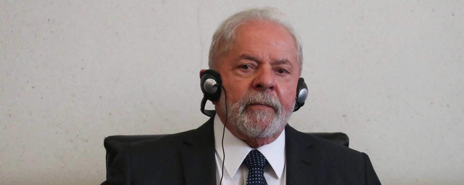 O ex-presidente brasileiro Luiz Inácio Lula da Silva gesticula durante uma reunião com senadores no prédio do Senado do México, na Cidade do México, México, 3 de março de 2022 - Sputnik Brasil, 1920, 08.03.2022