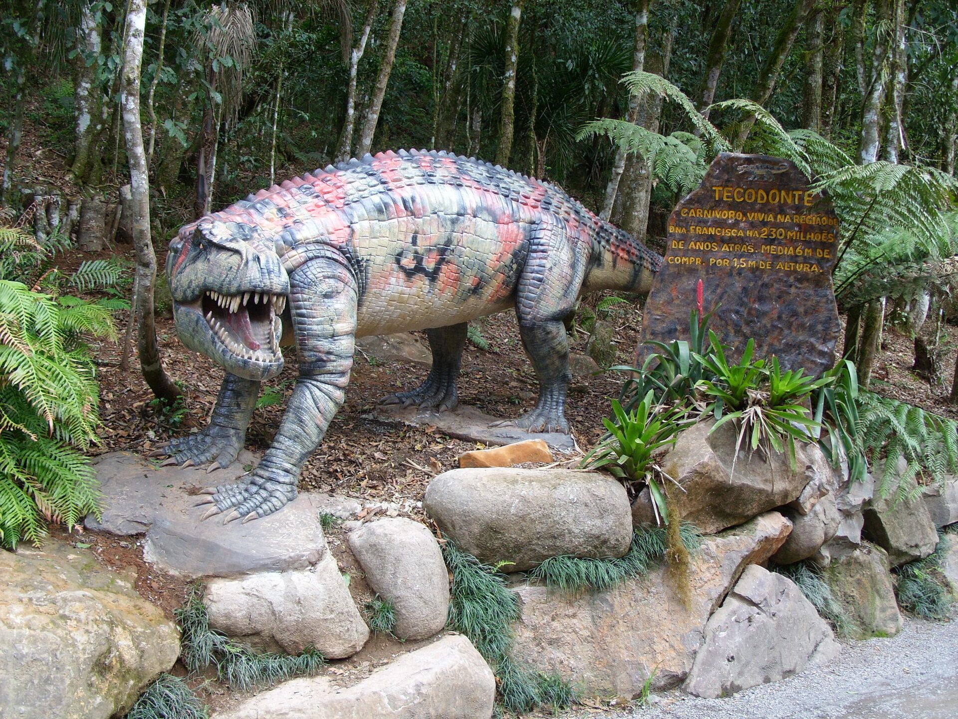 Prestosuchus chiniquensis, também chamado de Tecodonte, no parque Floribal em Canela, Rio Grande do Sul, Brasil, em 15 de fevereiro de 2012 - Sputnik Brasil, 1920, 21.03.2022