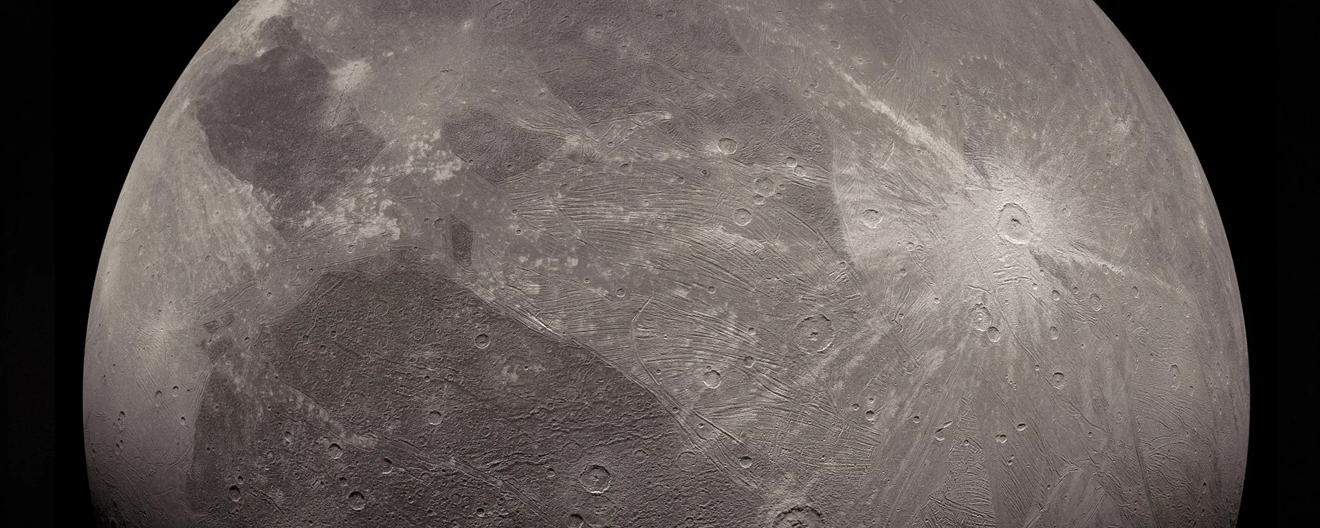 Novas imagens da maior lua de Júpiter revelam crateras desconhecidas - Sputnik Brasil, 1920, 21.03.2022