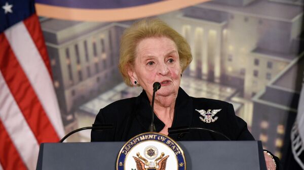 Em Washington, a ex-secretária de Estado dos EUA Madeleine Albright discursa durante evento no Departamento de Estado norte-americano em 10 de janeiro de 2017. - Sputnik Brasil