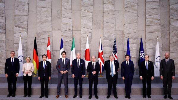 Líderes da Europa, EUA, Canadá e Japão participam da foto oficial da Cúpula da OTAN em Bruxelas, 24 de março de 2022 - Sputnik Brasil
