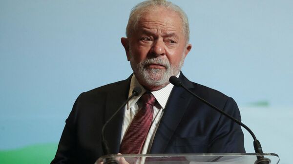 O ex-presidente brasileiro Luiz Inácio Lula da Silva fala durante evento com parlamentares do MORENA na Cidade do México, México, 2 de março de 2022 - Sputnik Brasil